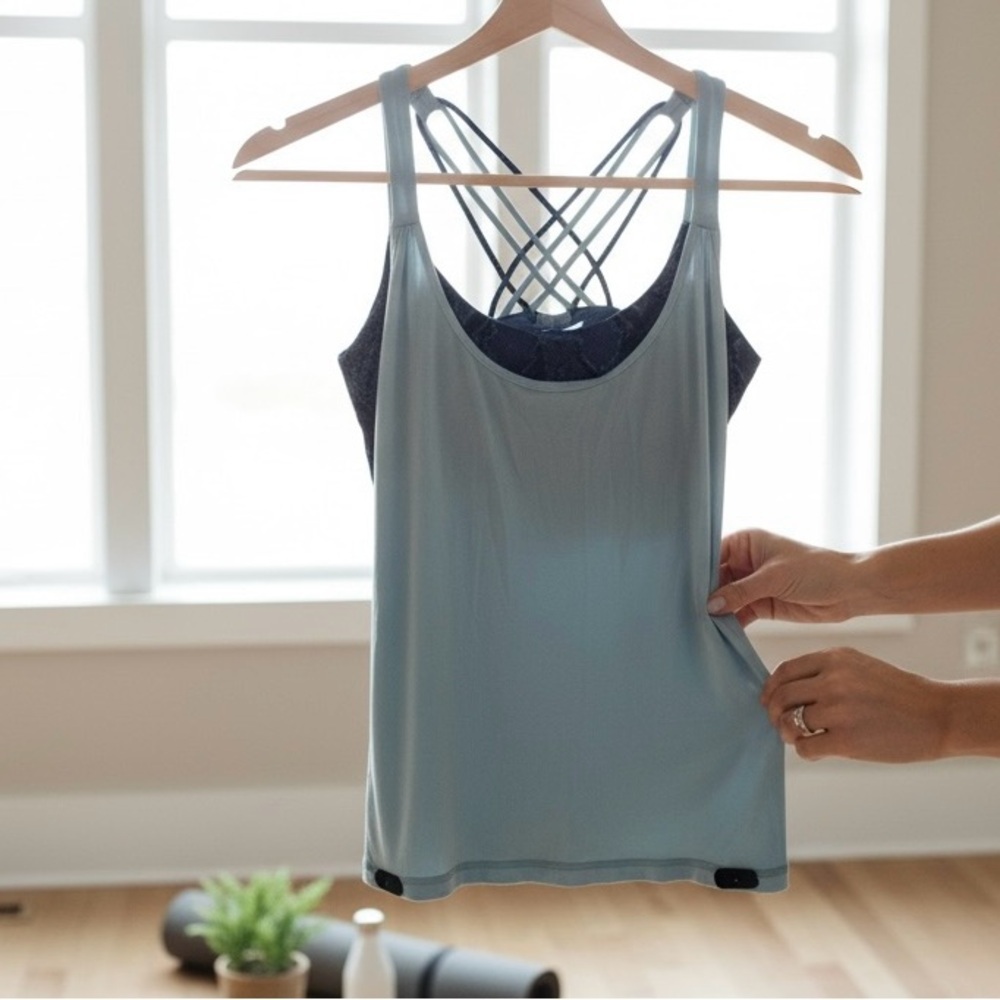 Lululemon Women's 4 Blue Snake Print Flow Y Tank Built-in Bra Pilates Aesthetic